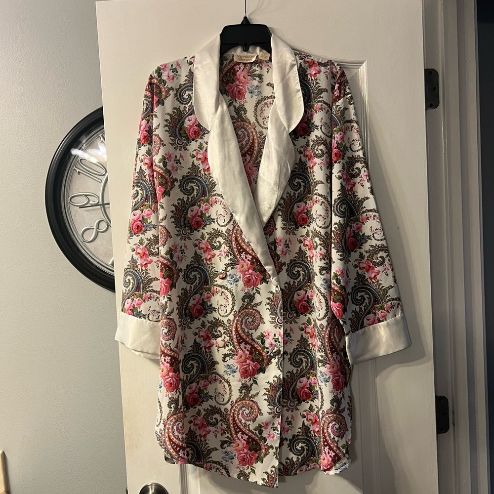 Floral Paisley Victoria’s Secret shirt gown size L
